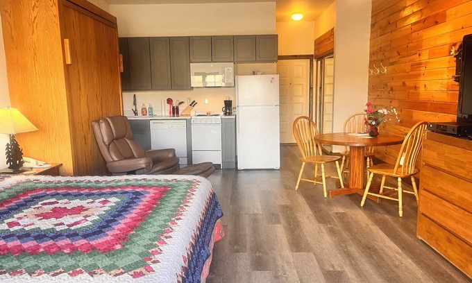 Granby Condo | pet friendly condo in charming Granby