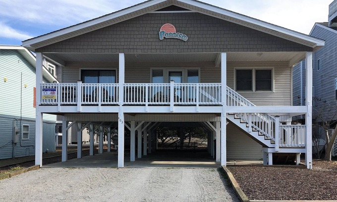 Sunset Beach Cottage | Pet Friendly Cottage On Sunset Beach. Spacious, Comfortable And Ideally Located!