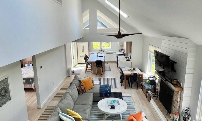 Montauk House | Pet Friendly Ditch Plains Surf House 2 blocks from beach