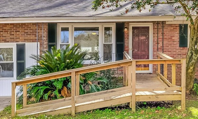 North Charleston House | Pet-Friendly Gem 5 Min to Airport, 30 Min to Beaches, & Fenced Backyard