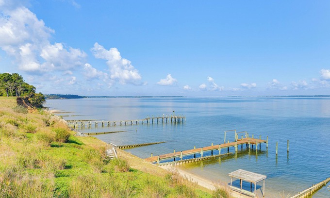 Deltaville House | Pet-Friendly Gem w/Private Dock in Deltaville!