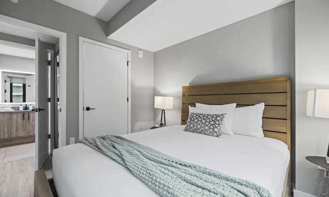 Navy Yard Hotel | Pet-Friendly Haven | Kitchen & Rooftop Views | Perfect for Extended Stays