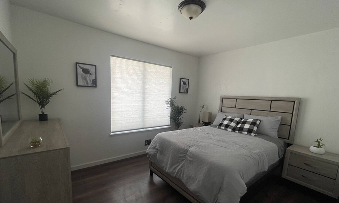 Hesperia House | Pet Friendly Home perfect for traveling Nurses. Located near several Hospitals