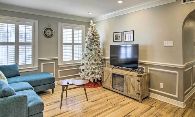 Garden Oaks House | Pet-Friendly Houston Home w/ Private Backyard