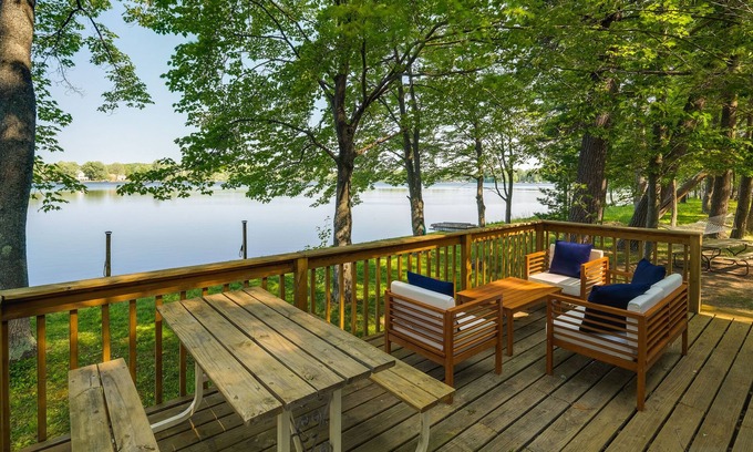 Kalkaska Cottage | Pet-Friendly Kalkaska Cottage on Lake Crawford!