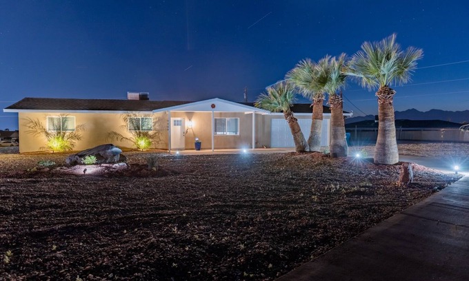 Lake Havasu City House | Pet friendly Lake Home w/Open Concept, Boat Parking