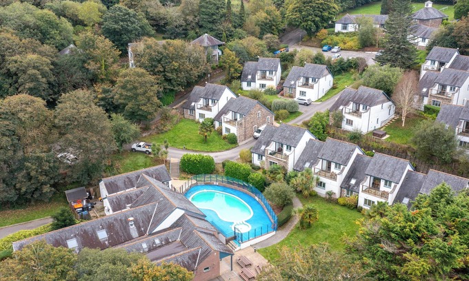 Carnon Downs Cottage | Pet Friendly Luxury 5* 2 Bedroom Cottage - Villa Gallery