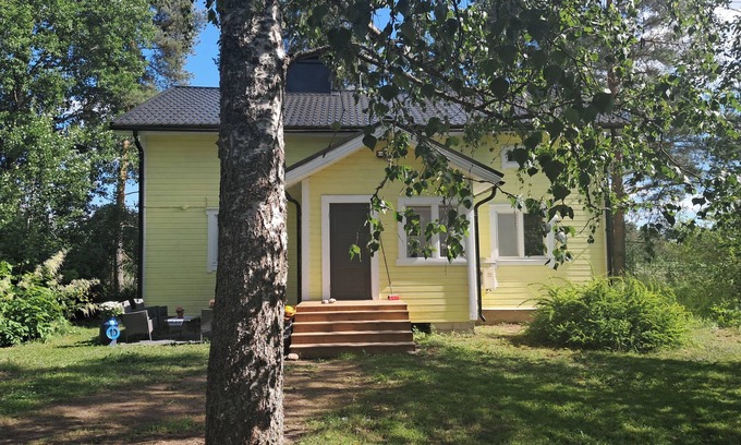 Elimaki House | Pet Friendly Retreat - Sleeps 8 with Sauna