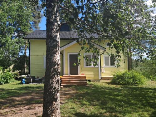 Elimaki House | Pet Friendly Retreat - Sleeps 8 with Sauna