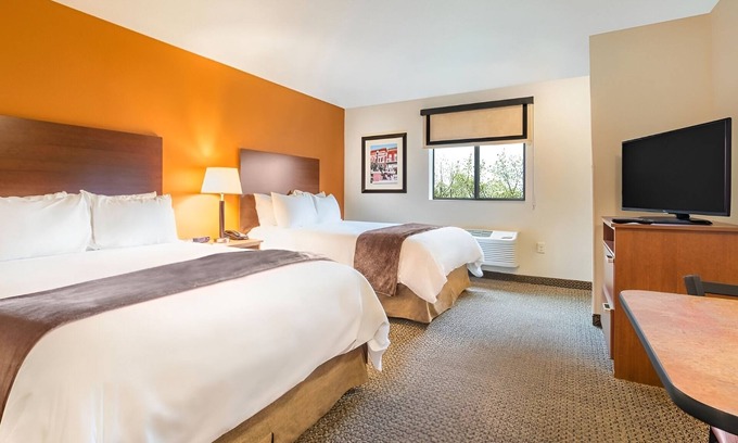 Council Bluffs Hotel | Pet-Friendly Room w/ Swimming Pool Perfect for Extended Stays in Council Bluffs