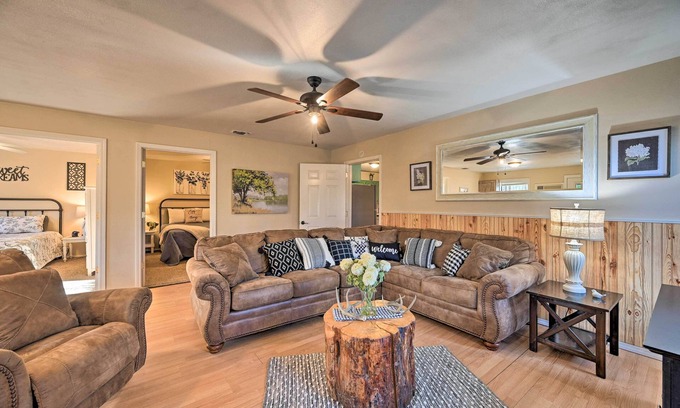 Broken Bow Cottage | Pet-Friendly 'Shady Oaks' Broken Bow Gem w/Patio!