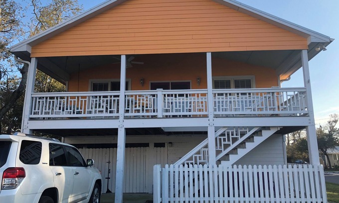 Carolina Beach House | Pet friendly single family 3BR/2BA home with private pool and hot tub!