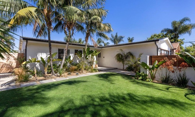 Loma Alta House | Pet Friendly, Single Story Home with Large Yard, 10 min from the beach