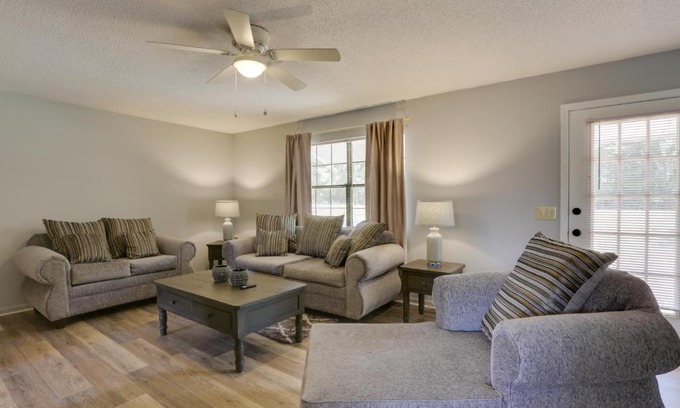 Slocomb House | Pet-Friendly Slocomb Vacation Rental with Sunroom!