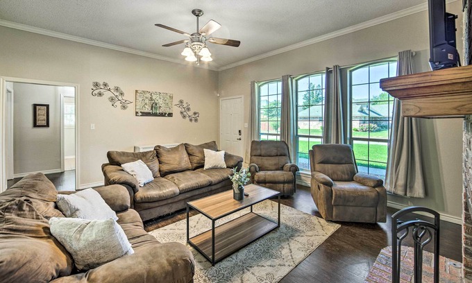 Whitehouse House | Pet-Friendly Whitehouse Home w/ Fenced Yard!
