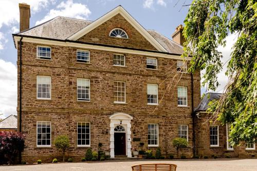 Llanhamlach House | Peterstone Court Country House Restaurant & Spa