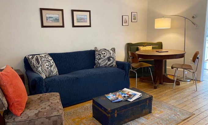 Queens Square Apartment | Pethick's Lookout - Thomas Suite