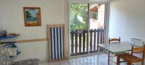 Maubuisson Apartment | Petit Appartement dans les Arbres