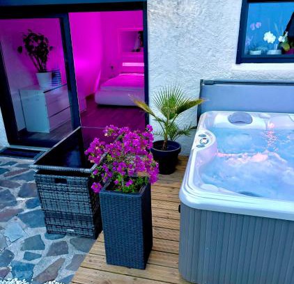 Cavalaire-sur-Mer House | Petit Havre de Paix avec Jacuzzi Luxe & Jardin Privatif Zen