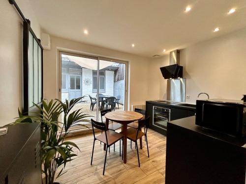 Henin-Beaumont Apartment | Petit Paradis - Terrasse privée - 100m de la gare