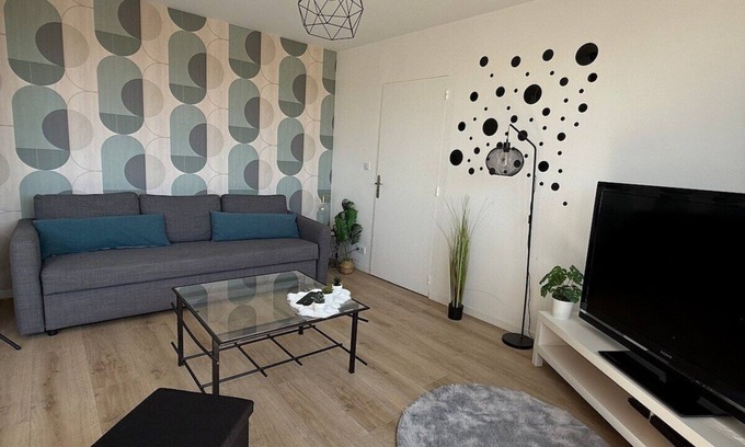 Montchapet Apartment | Petit Refuge Dijonnais-Apartment-Private Bathroom