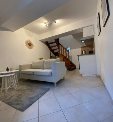 Douvres-la-Delivrande Apartment | Petite maison indépendante à 7mn de la plage