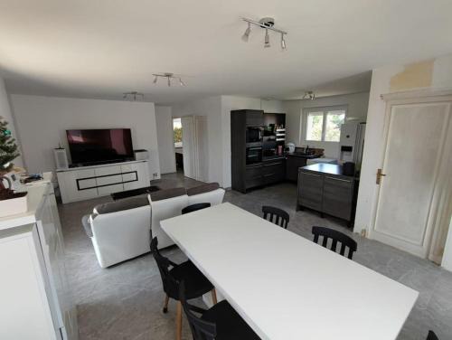 Bellerive-sur-Allier Apartment | Petite maison de 70m2 très calme