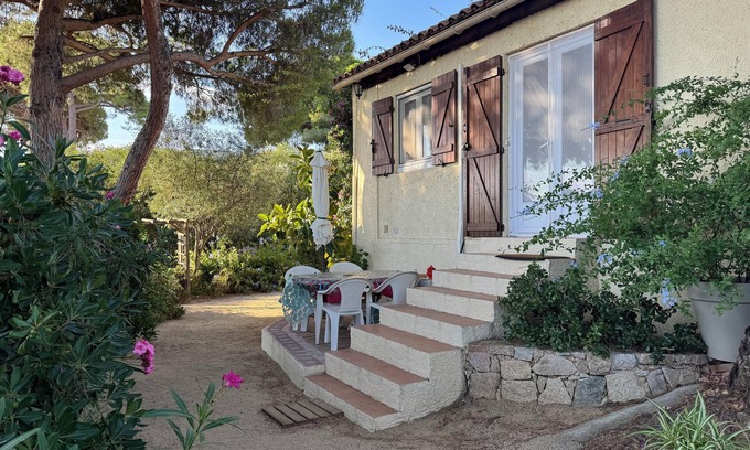 Calvi House | Petite Maison Avec 2 Chambres 3 Personnes Avec Terrasse Propriété Fermée