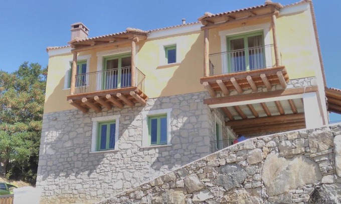 North Tzoumerka Hotel | Petrino