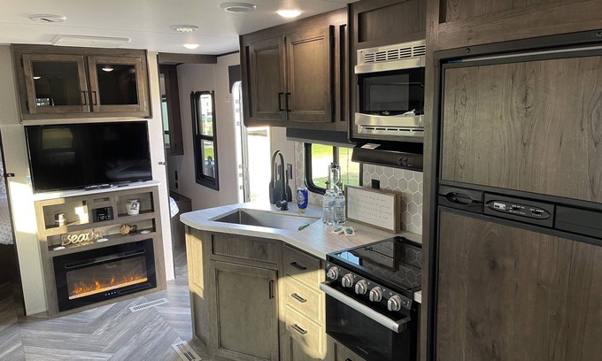 Surfside Beach House | (PETS STAY FREE) RV STEPS AWAY FROM THE BEACH