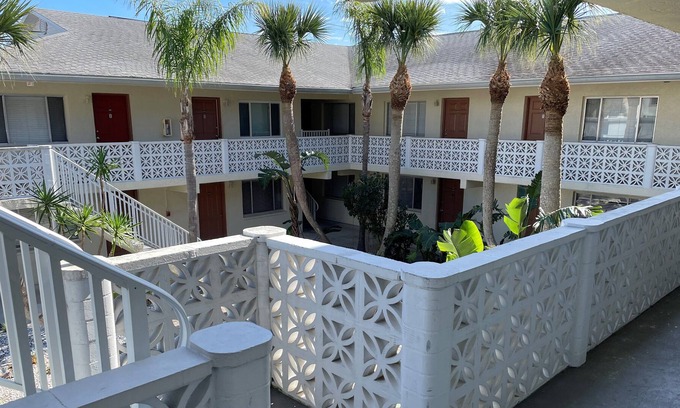 Surfside Historic District Condo | Pets welcome ! World-famous Daytona Beach !