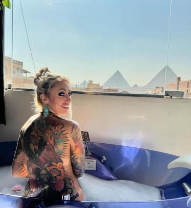 Al Haram Apartment | Pharaoh jacuzzi pyramids view