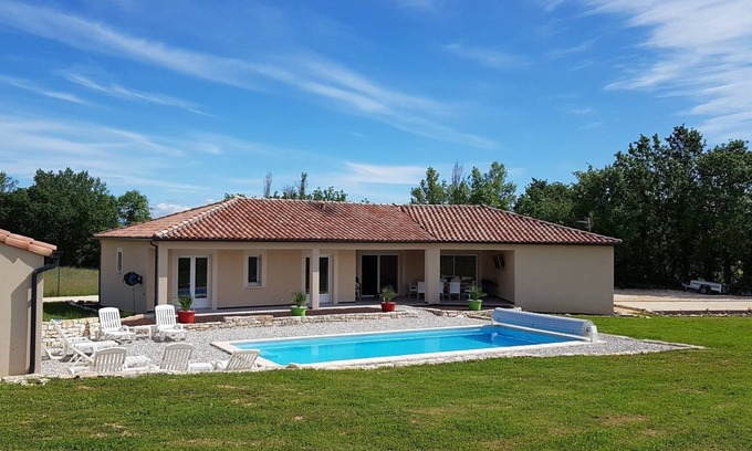 Brujas House | Philco villa heated salt pool, fenced plot, large terrace, air conditioning