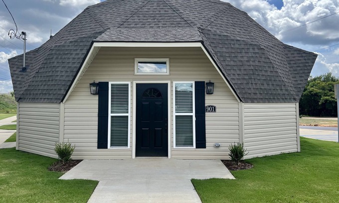 Tuscaloosa House | Phoenix Cottages (900)