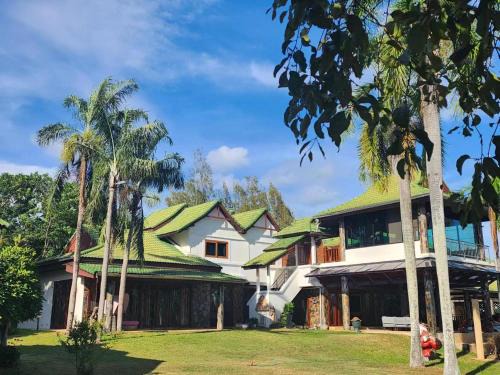 Huai Yai Villa | Phoenix Golf 10 Badroom Pool Villa