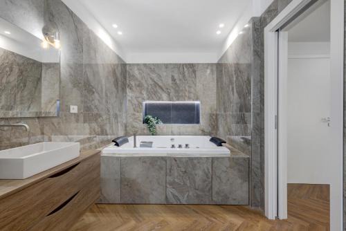 Vatican House | Piazza Mazzini Suite con Vasca Idromassaggio