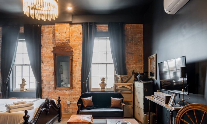 Covington Apartment | Pickle Factory - Wenzel Luxe