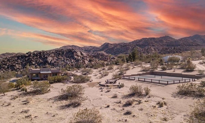 Panorama Heights House | Pickleball, Spa, Set against JTNP| Casita Panorama