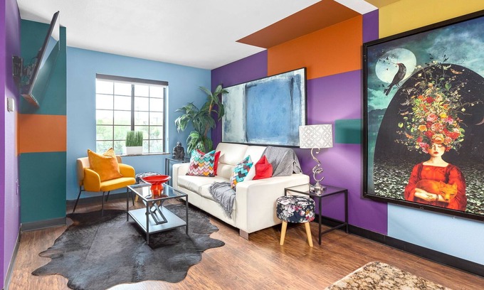 Wetmore Apartment | Picturesque Pool View w/King Bed at La Cantera