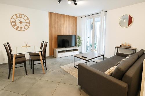Oullins Apartment | Pied-à-terre - Apartment 75m2 - free parking