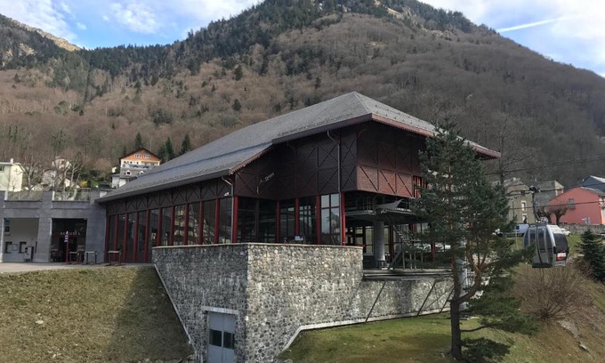 Cauterets Apartment | Pied télécabine avec parking couvert, T2 bis 5 personnes.