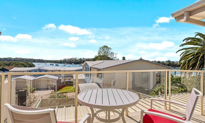 Huskisson House | Pier 8 by Experience Jervis Bay