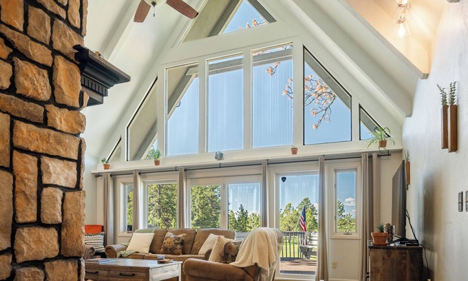 Larkspur House | Pikes Peak Views Sleeps 15 Hot Tub Wood Fireplace 5 Acre Retreat