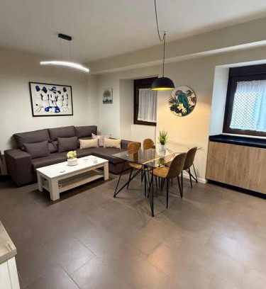Jaen Apartment | Pilar8 - Bonito y céntrico apartamento con parking y Piscina