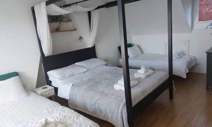 Glastonbury House | Pilgrims of the Goddess - Room 8