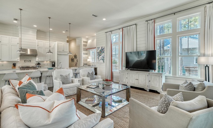 Watercolor House | Pinch yourself — you're at the beach! Sand Crab Cottage/Camp WaterColor & Frog Pool/4 Bikes