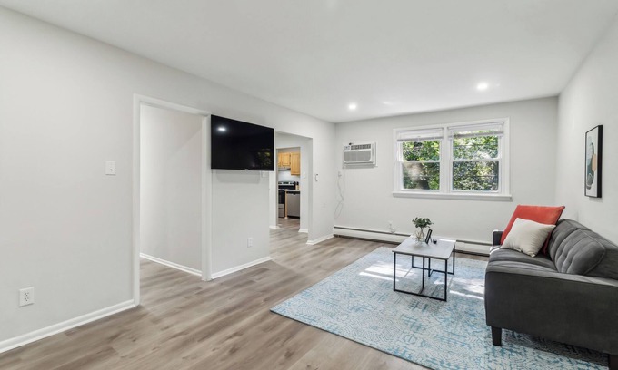 Newark Apartment | Pine Brook 118 I Modern Corporate 2bd I Parking