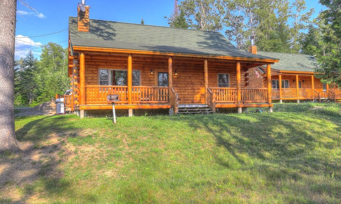 Rangeley Cabin | Pine Cabin at Rangeley Lake Resort - shared waterfront on Rangeley Lake
