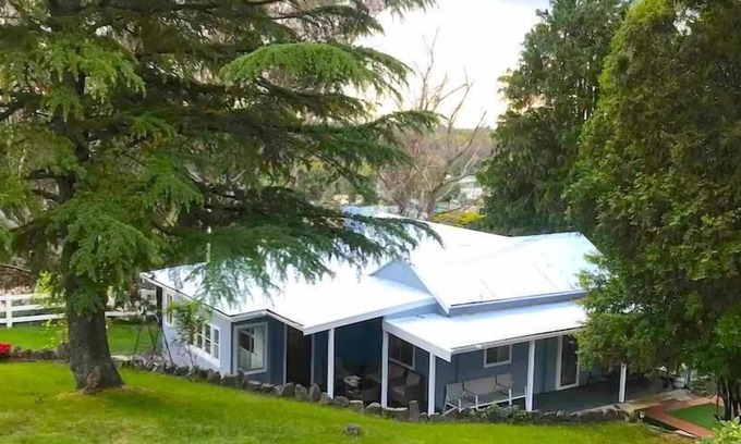 Katoomba Cottage | Pine Hill Cottage - Delightful Mountains Cottage Walking Distance to Katoomba Village