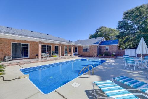 Pine Knoll Shores House | Pine Knoll Shores Getaway - Walk to Beach!